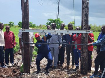 USAMBAZAJI HUDUMA YA UMEME MASHAMBA YA KILIMO DONGWE
